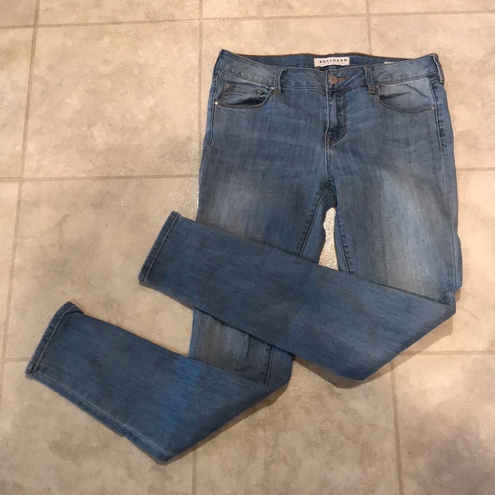 Bullhead Low Rise Skinny Jeans